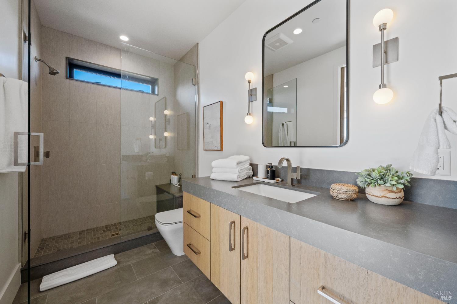 Detail Gallery Image 40 of 46 For 176 Cypress Loop, Bodega Bay,  CA 94923 - 4 Beds | 4/1 Baths