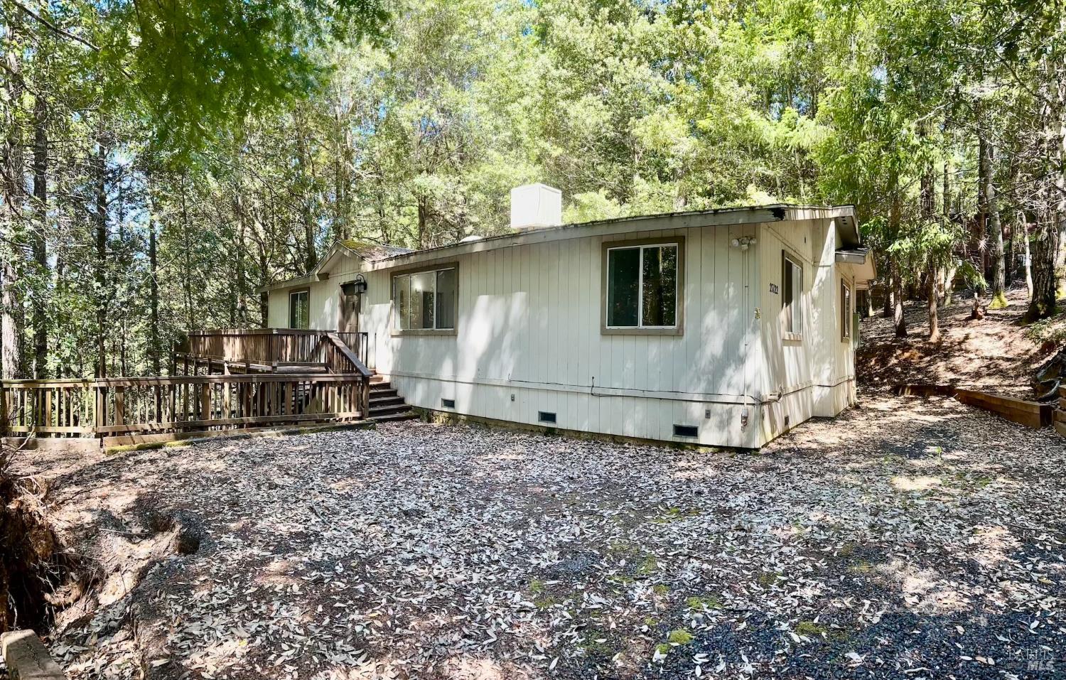 Detail Gallery Image 5 of 24 For 27122 Bear Dr, Willits,  CA 95490 - 3 Beds | 2 Baths