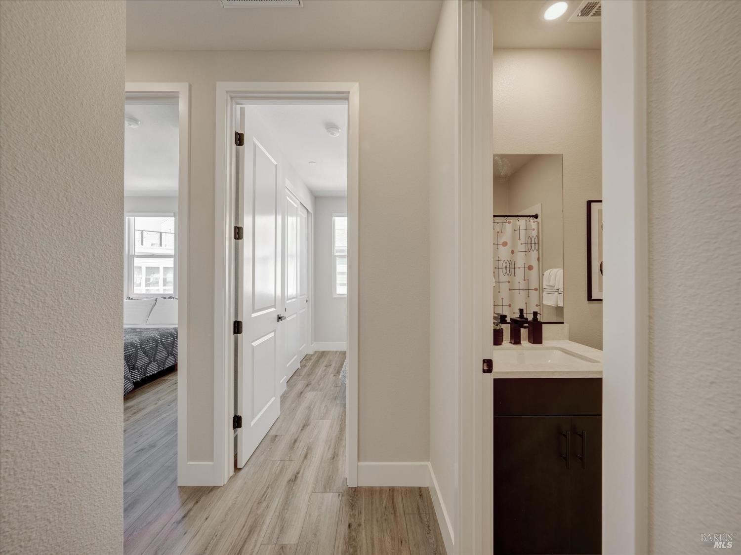 Detail Gallery Image 18 of 41 For 226 Verandah Ave, Novato,  CA 94945 - 3 Beds | 2/1 Baths