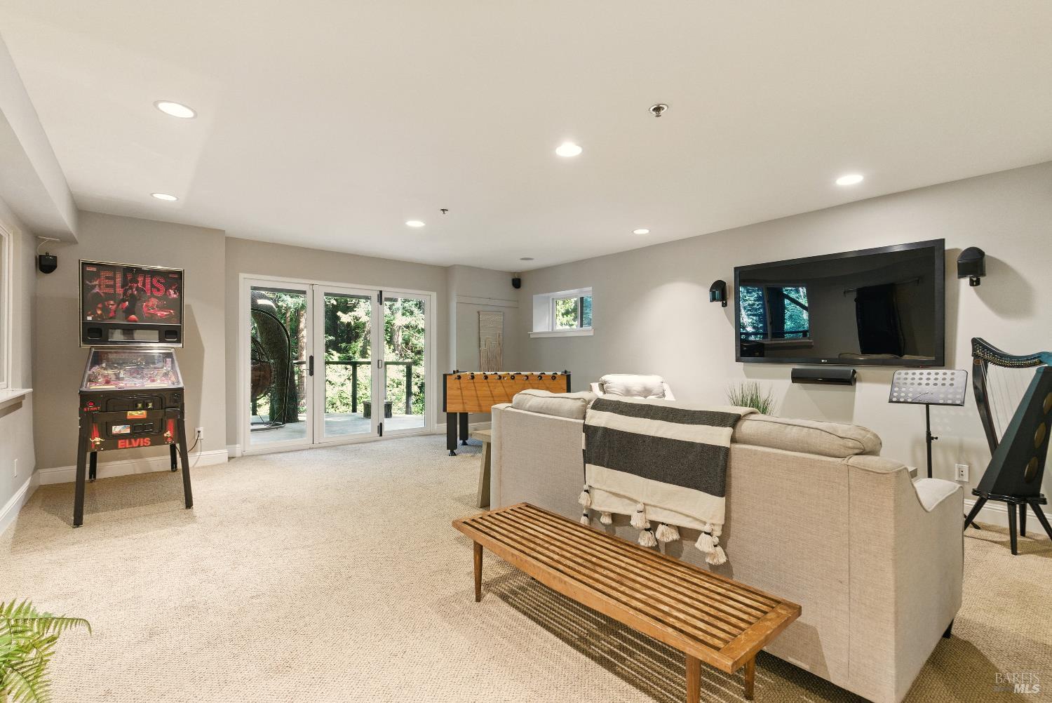 Detail Gallery Image 59 of 97 For 119 Marguerite Ave, Mill Valley,  CA 94941 - 6 Beds | 4/1 Baths