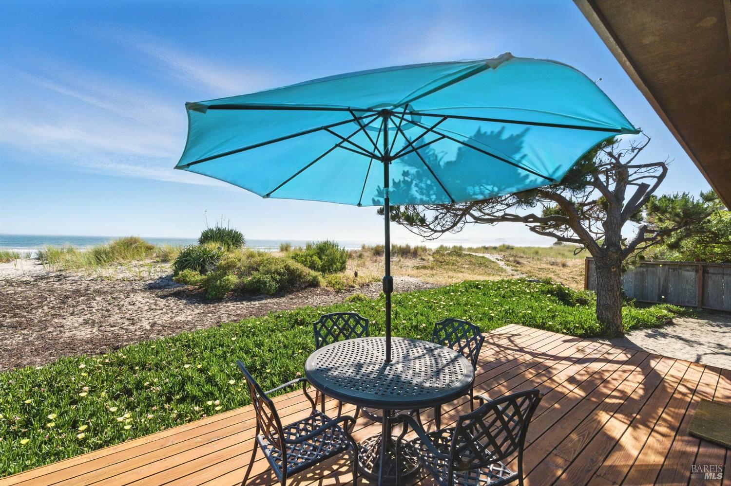 Detail Gallery Image 12 of 43 For 8 Rafael Patio Unkn, Stinson Beach,  CA 94970 - 3 Beds | 2 Baths