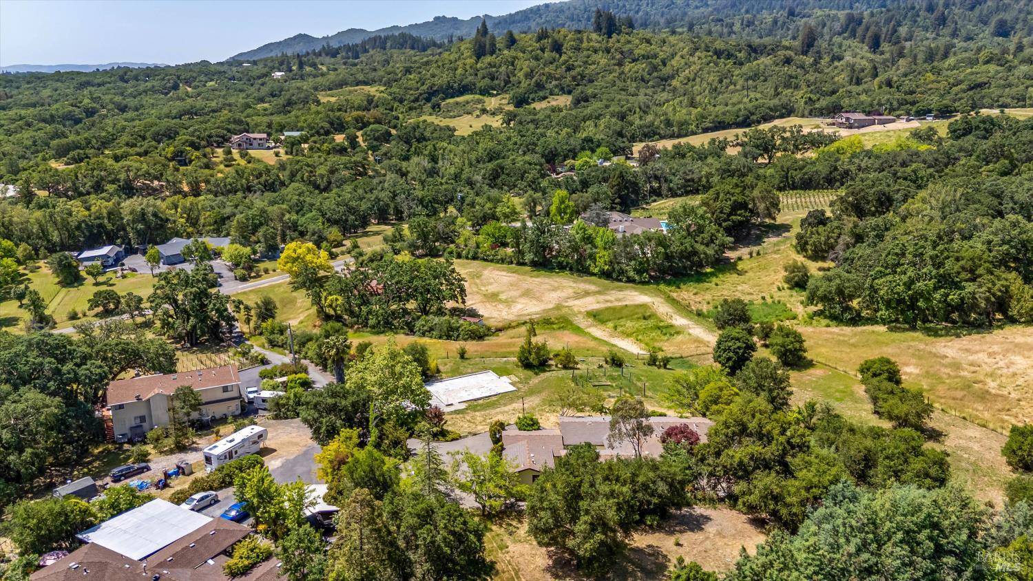 Detail Gallery Image 19 of 26 For 14154 Meadow Ln, Glen Ellen,  CA 95442 - 6 Beds | 4/2 Baths