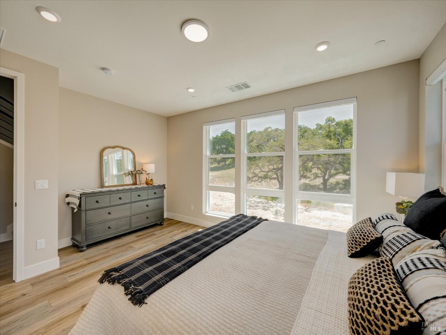 Detail Gallery Image 14 of 41 For 226 Verandah Ave, Novato,  CA 94945 - 3 Beds | 2/1 Baths
