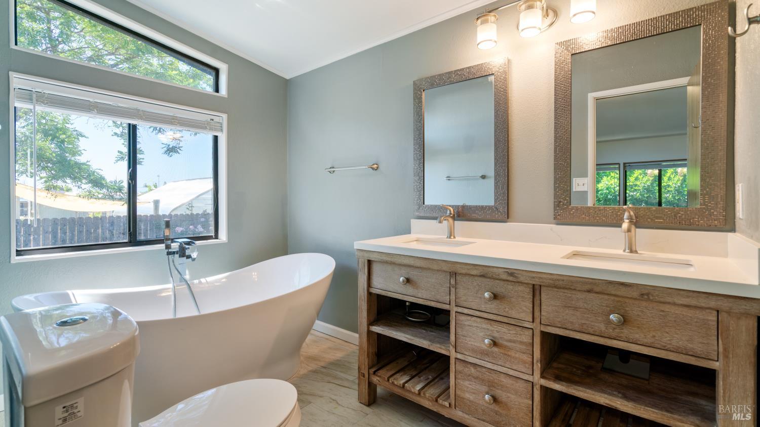 Detail Gallery Image 18 of 24 For 125 Champlain Ave, Cloverdale,  CA 95425 - 2 Beds | 2 Baths