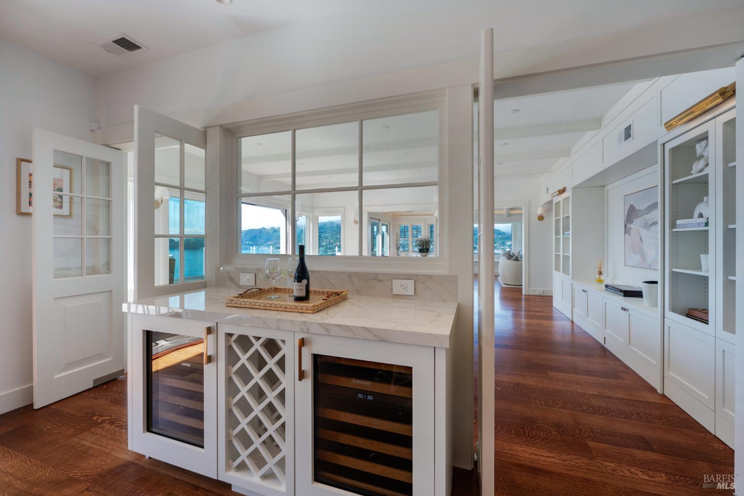 Detail Gallery Image 26 of 64 For 22 Eucalyptus Rd, Belvedere,  CA 94920 - 5 Beds | 4/2 Baths