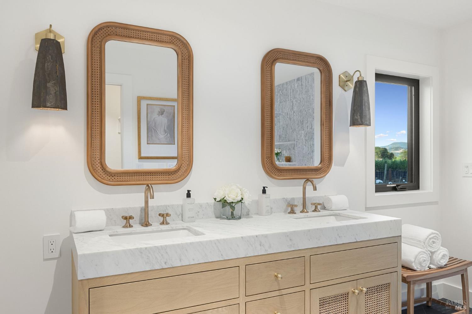 Detail Gallery Image 26 of 54 For 1597 Arrowhead Dr, Saint Helena,  CA 94574 - 3 Beds | 3/1 Baths