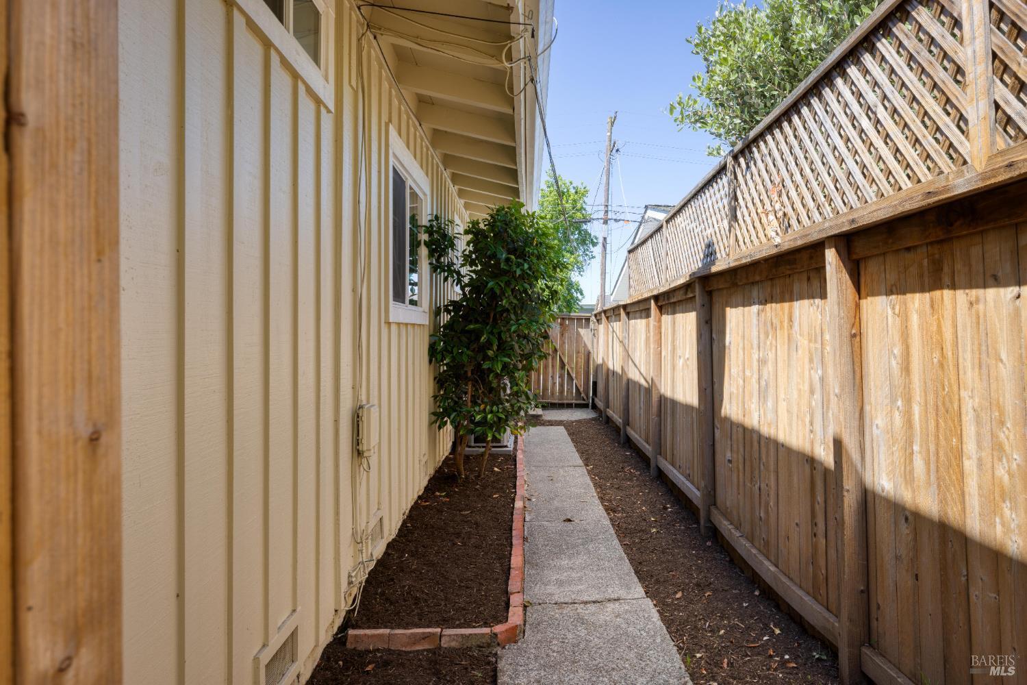 Detail Gallery Image 34 of 43 For 916 Colorado Blvd, Santa Rosa,  CA 95405 - 4 Beds | 2 Baths