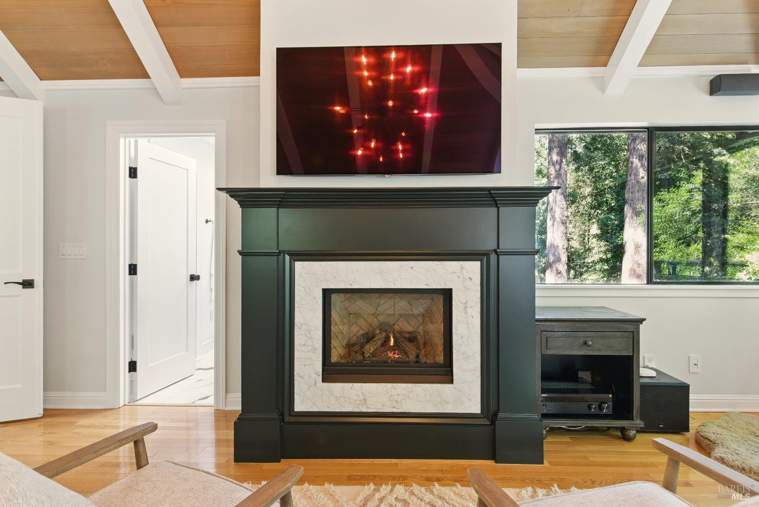 Detail Gallery Image 37 of 97 For 119 Marguerite Ave, Mill Valley,  CA 94941 - 6 Beds | 4/1 Baths