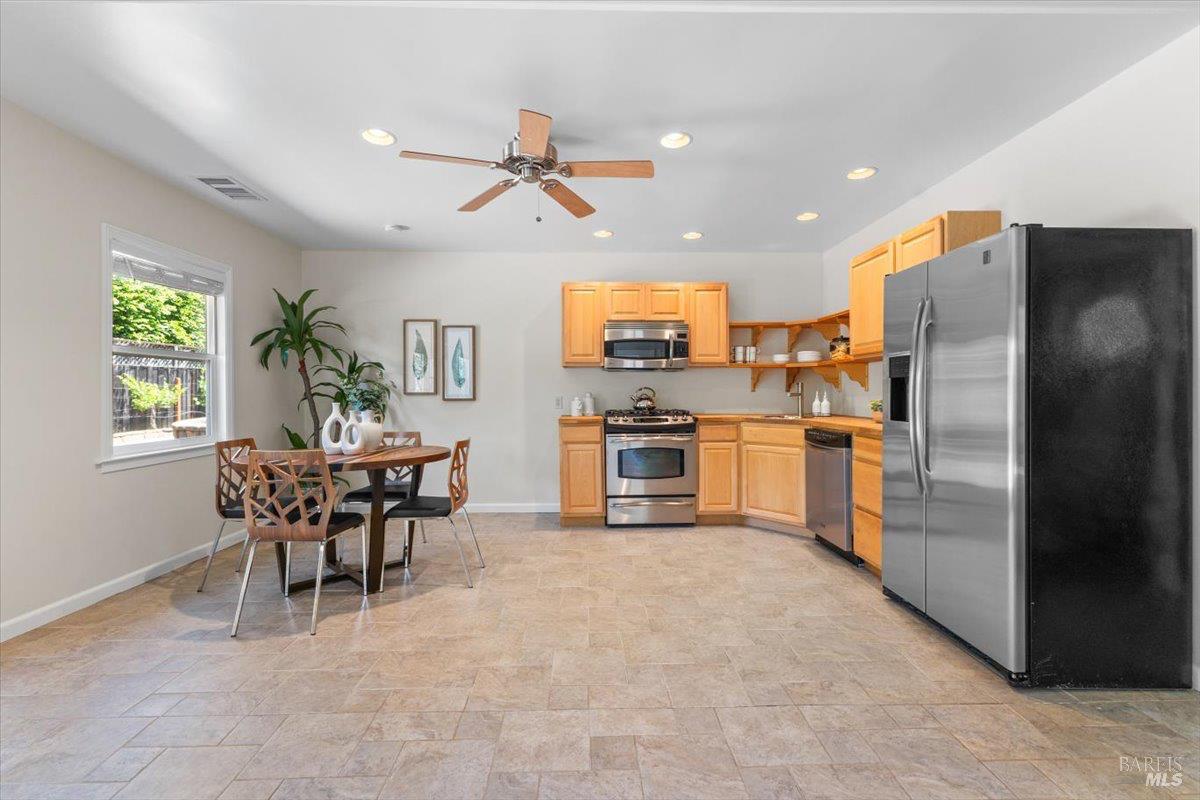 Detail Gallery Image 49 of 67 For 107 1st St, Healdsburg,  CA 95448 - 3 Beds | 3 Baths