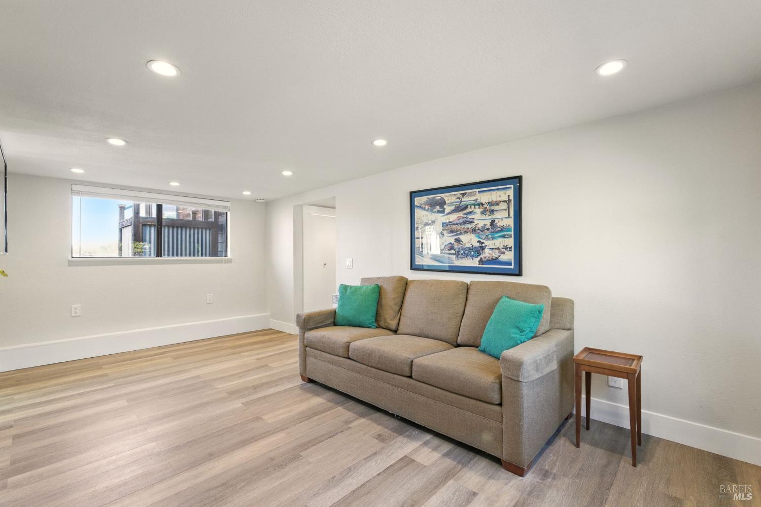 Detail Gallery Image 28 of 43 For 8 Rafael Patio Unkn, Stinson Beach,  CA 94970 - 3 Beds | 2 Baths