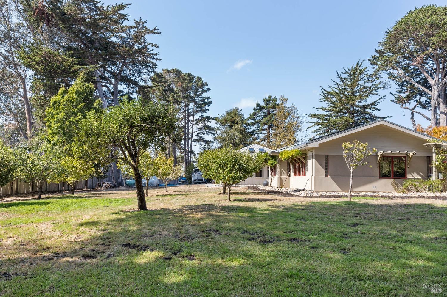 Detail Gallery Image 25 of 56 For 41 Cypress Rd, Point Reyes Station,  CA 94956 - 4 Beds | 4/1 Baths