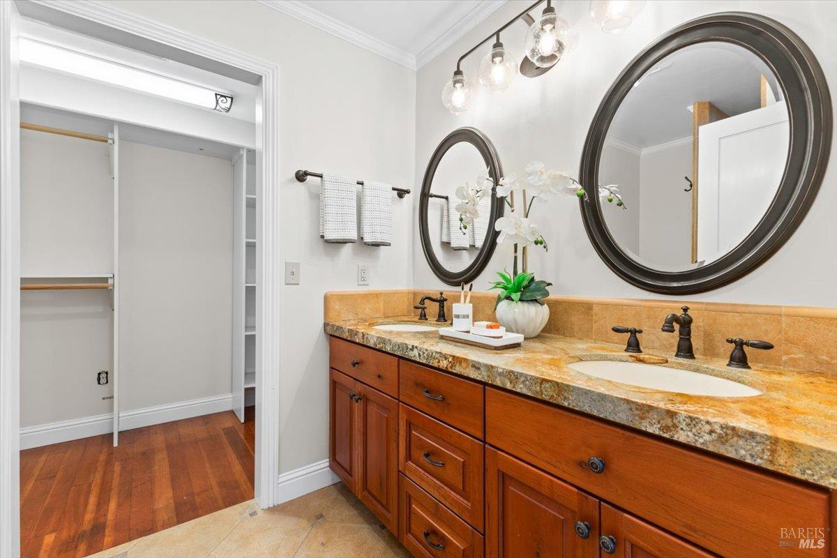 Detail Gallery Image 33 of 67 For 107 1st St, Healdsburg,  CA 95448 - 3 Beds | 3 Baths
