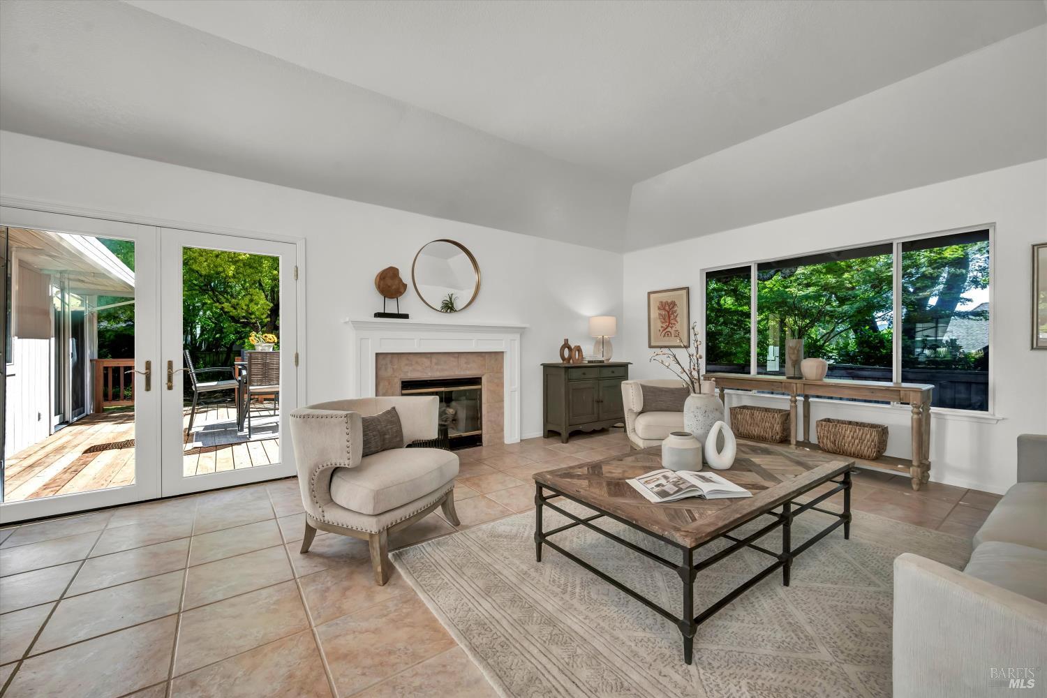 Detail Gallery Image 11 of 31 For 430 Woodley Pl, Santa Rosa,  CA 95409 - 2 Beds | 2 Baths