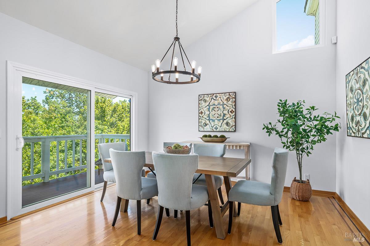Detail Gallery Image 9 of 53 For 25 Wimbledon Ct, Novato,  CA 94949 - 4 Beds | 3/1 Baths