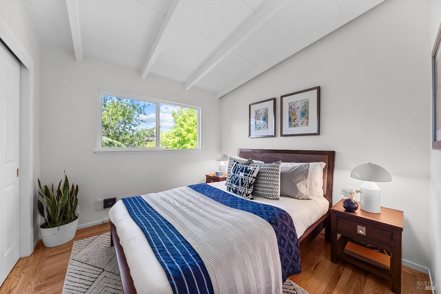 Detail Gallery Image 22 of 51 For 84 E Crescent Dr, San Rafael,  CA 94901 - 3 Beds | 2 Baths