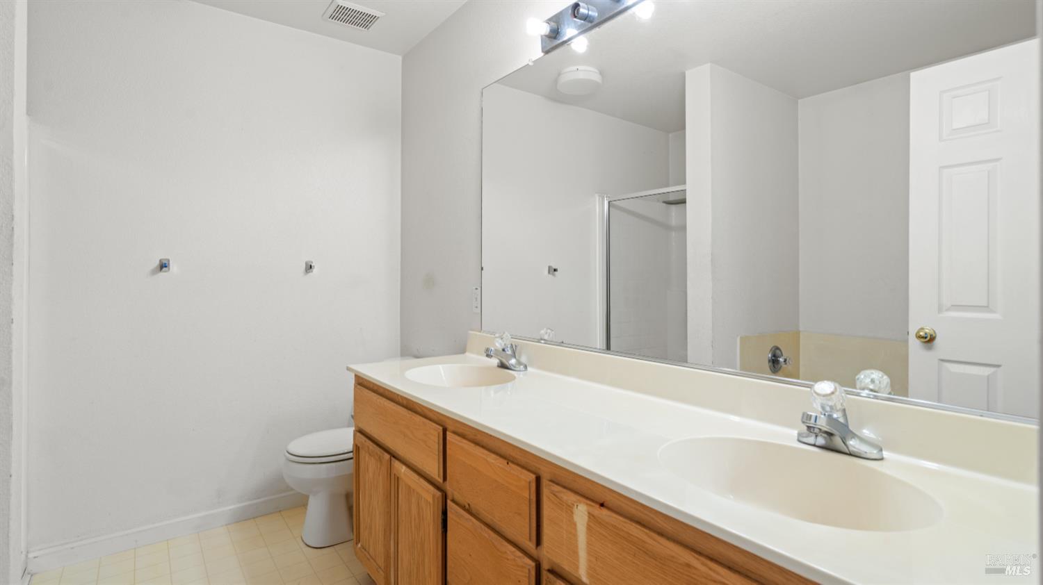 Detail Gallery Image 24 of 46 For 1191 Araquipa Ct, Vacaville,  CA 95687 - 3 Beds | 2/1 Baths