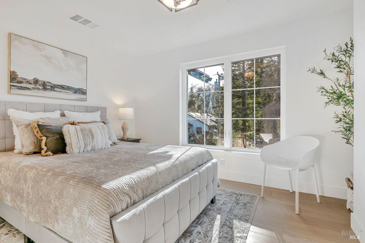 Detail Gallery Image 34 of 64 For 22 Cedar Ave, Kentfield,  CA 94904 - 5 Beds | 5 Baths