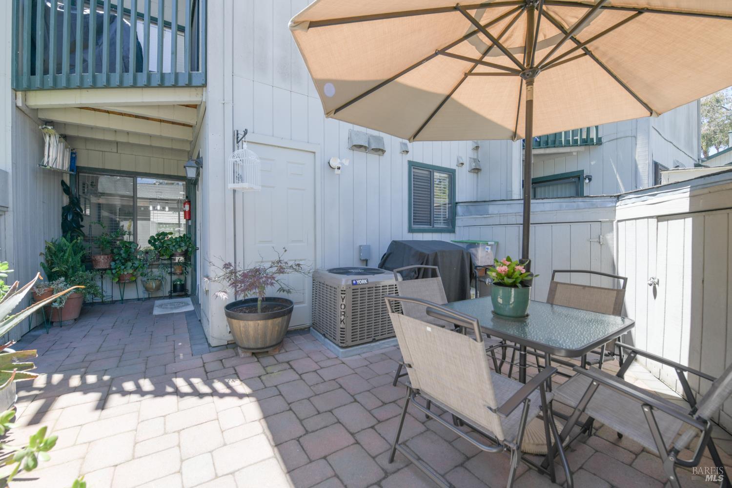 Detail Gallery Image 1 of 31 For 433 Freeway Dr, Napa,  CA 94558 - 2 Beds | 1/1 Baths