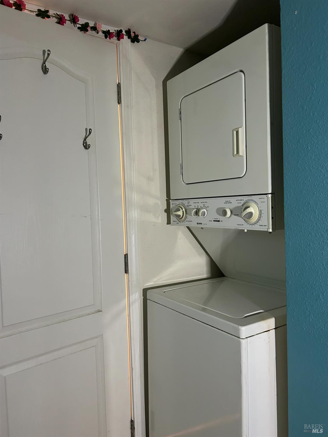 Detail Gallery Image 8 of 13 For 50 River Rd 6, Rio Vista,  CA 94571 - 1 Beds | 1 Baths