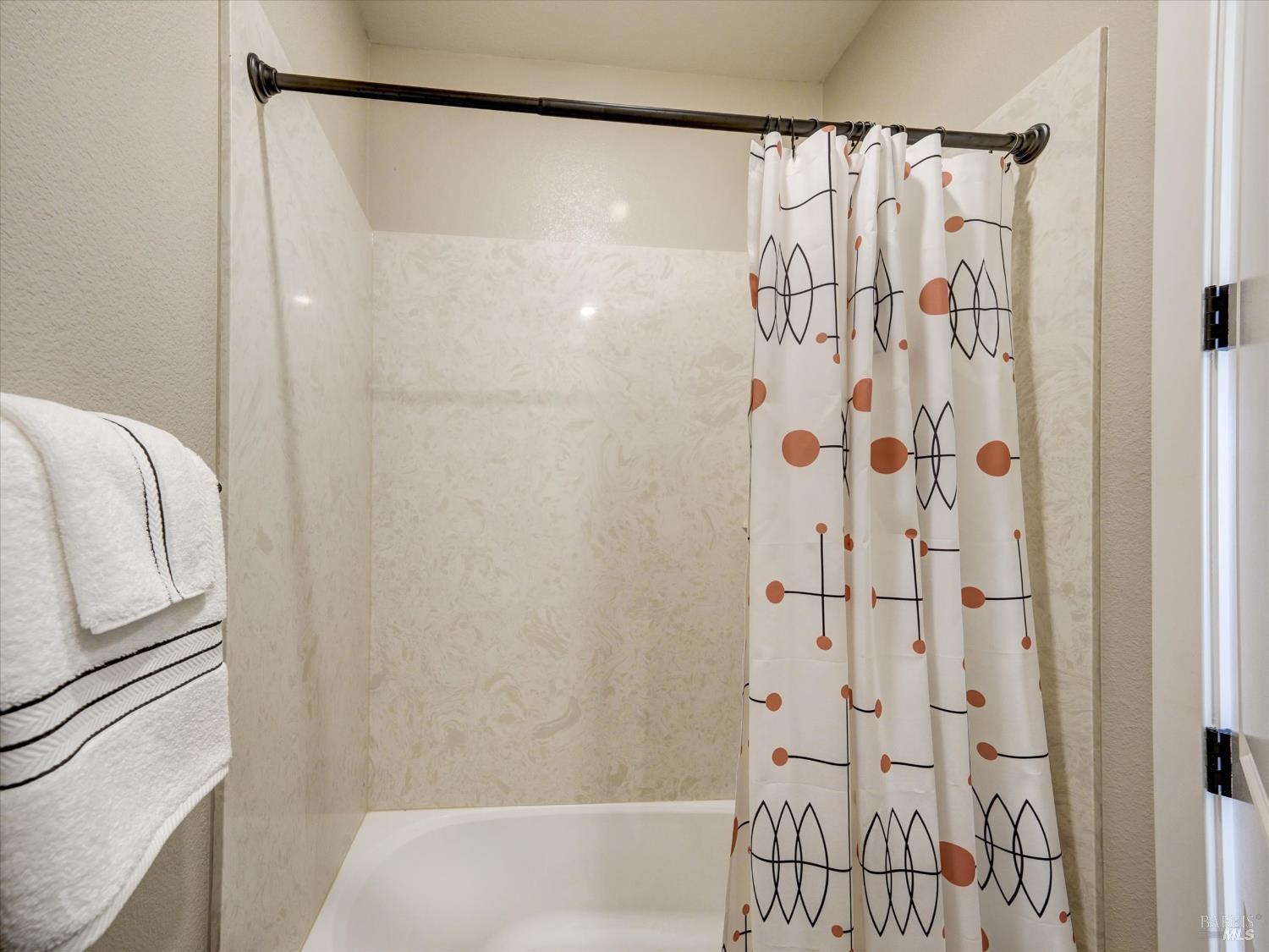 Detail Gallery Image 22 of 41 For 226 Verandah Ave, Novato,  CA 94945 - 3 Beds | 2/1 Baths