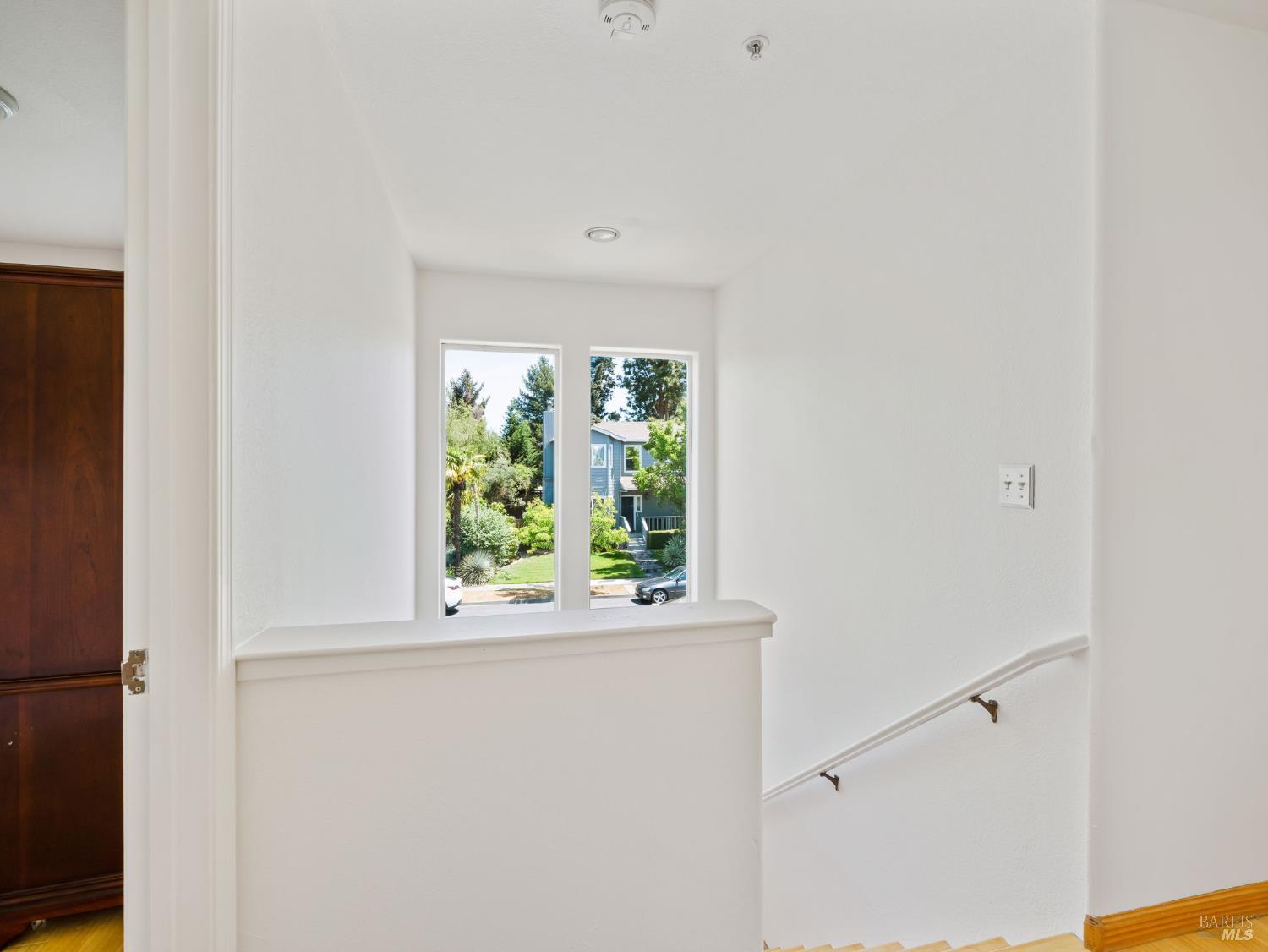 Detail Gallery Image 24 of 60 For 109 Paradise Dr, Napa,  CA 94558 - 4 Beds | 2/1 Baths