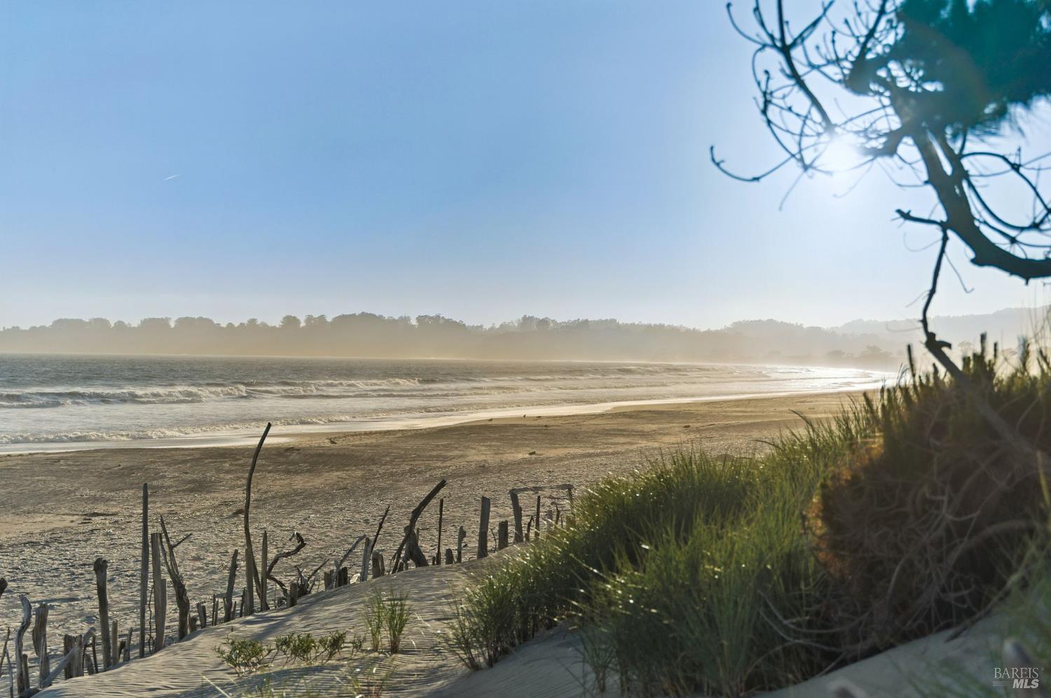 Detail Gallery Image 36 of 43 For 8 Rafael Patio Unkn, Stinson Beach,  CA 94970 - 3 Beds | 2 Baths