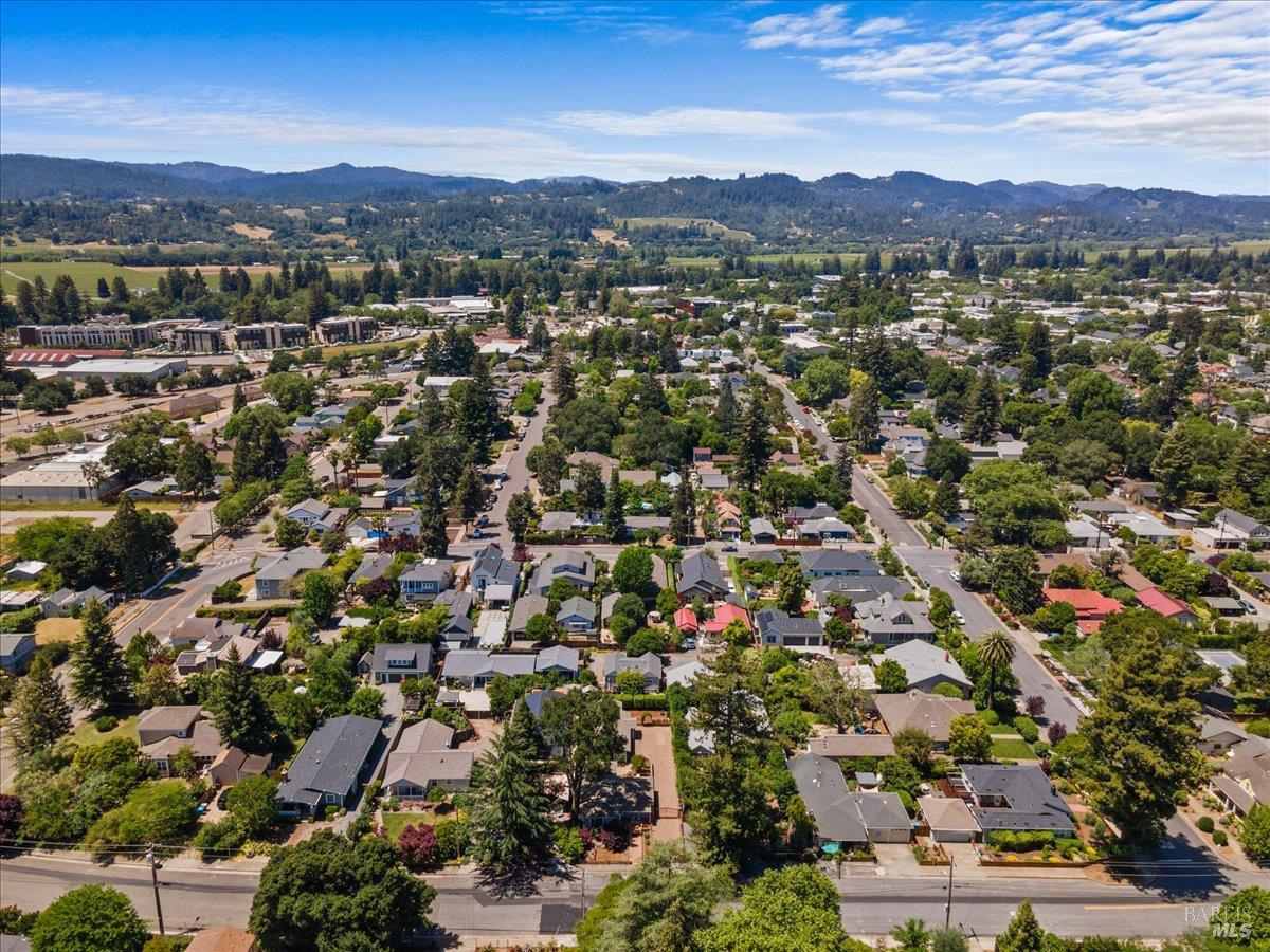 Detail Gallery Image 64 of 67 For 107 1st St, Healdsburg,  CA 95448 - 3 Beds | 3 Baths