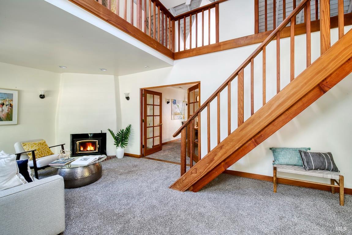 Detail Gallery Image 6 of 45 For 11 Inverness Way, Inverness,  CA 94937 - 3 Beds | 2 Baths