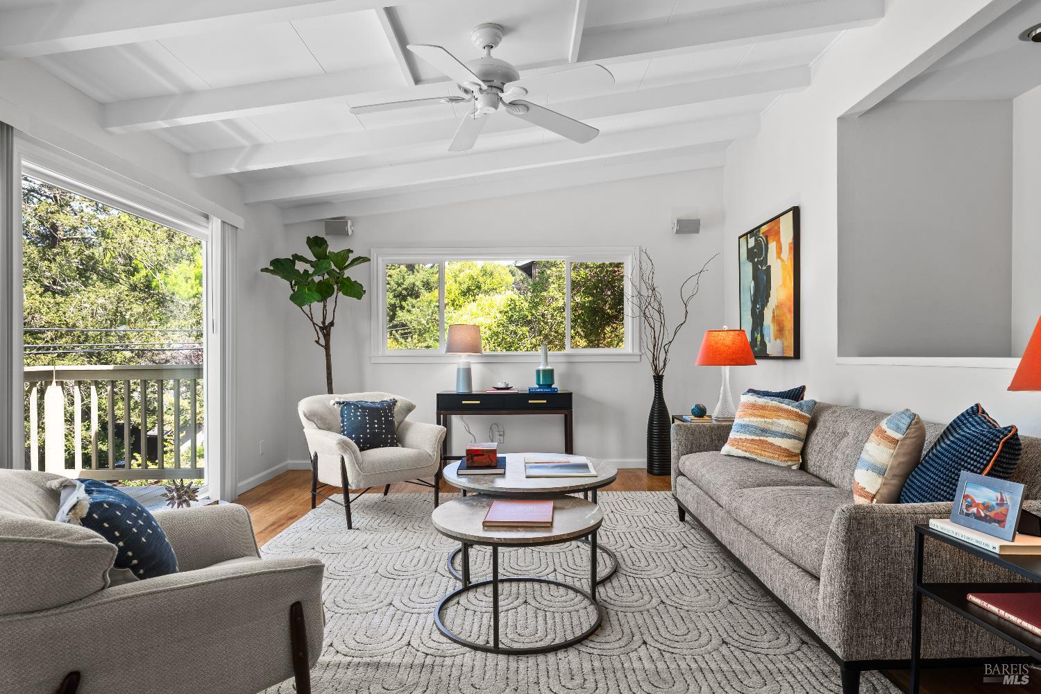 Detail Gallery Image 4 of 51 For 84 E Crescent Dr, San Rafael,  CA 94901 - 3 Beds | 2 Baths