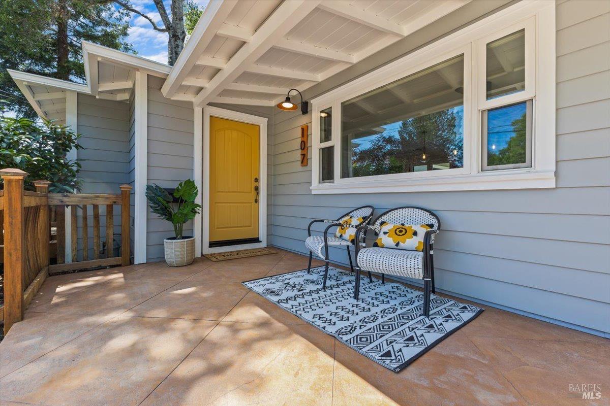Detail Gallery Image 1 of 67 For 107 1st St, Healdsburg,  CA 95448 - 3 Beds | 3 Baths
