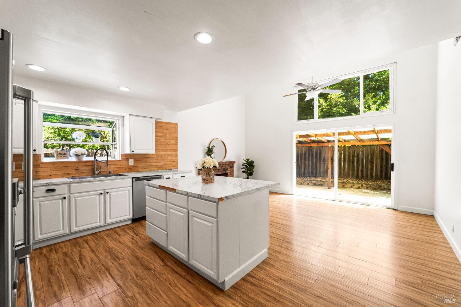 Detail Gallery Image 2 of 42 For 2246 Carver Pl, Fairfield,  CA 94533 - 4 Beds | 2 Baths