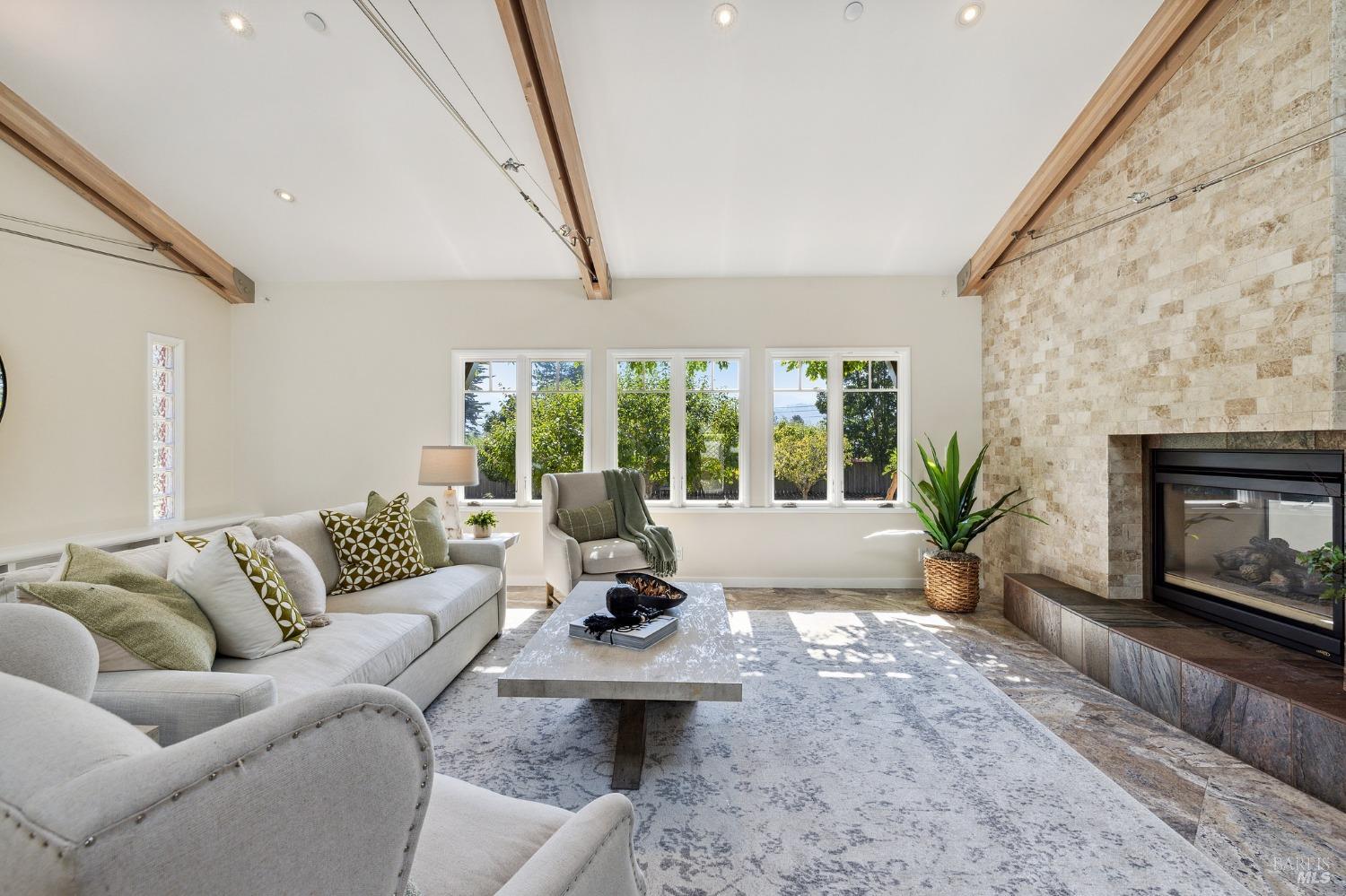 Detail Gallery Image 11 of 56 For 41 Cypress Rd, Point Reyes Station,  CA 94956 - 4 Beds | 4/1 Baths