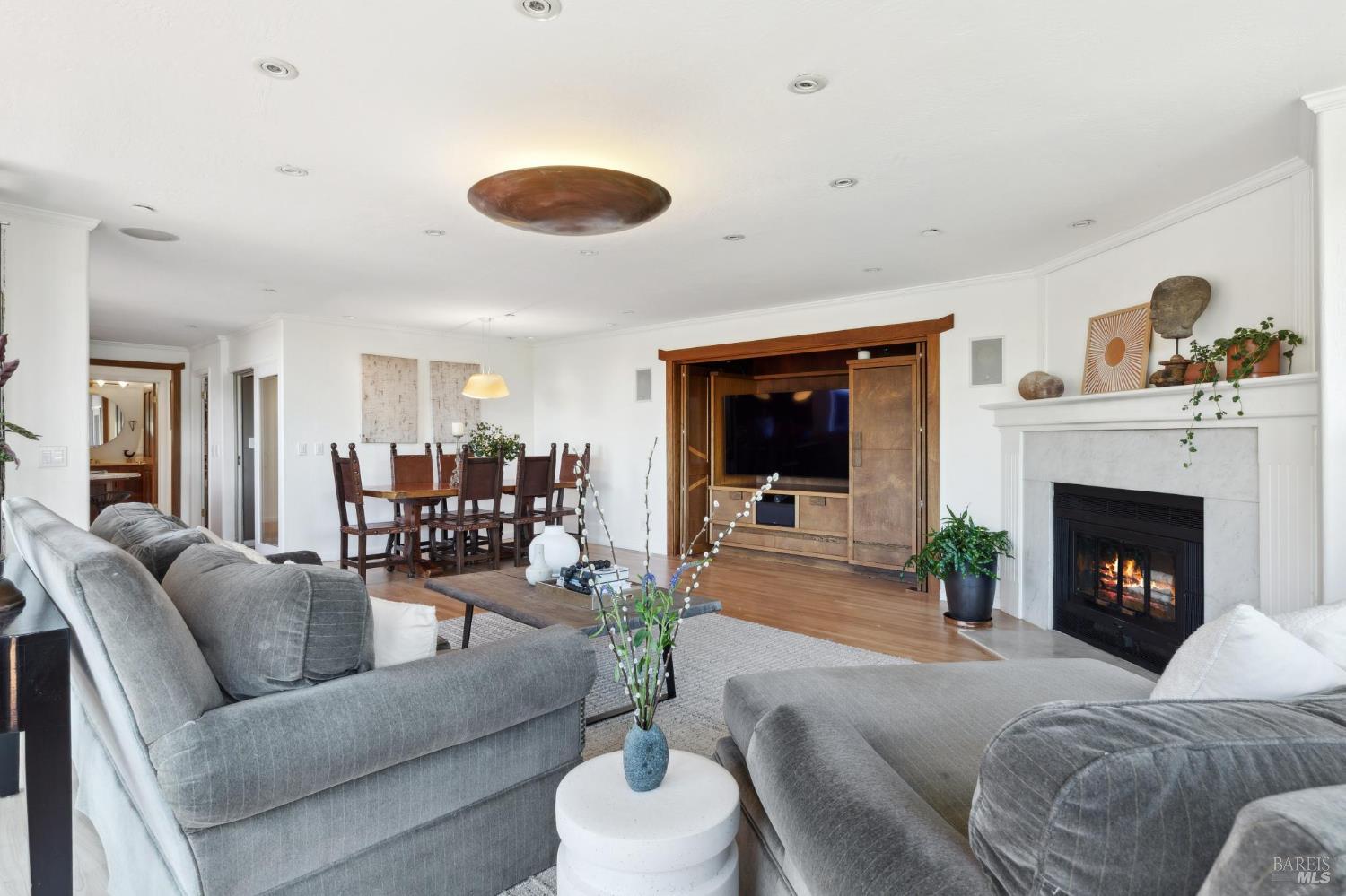 Detail Gallery Image 10 of 54 For 222 Marguerite Ave, Mill Valley,  CA 94941 - 4 Beds | 5 Baths