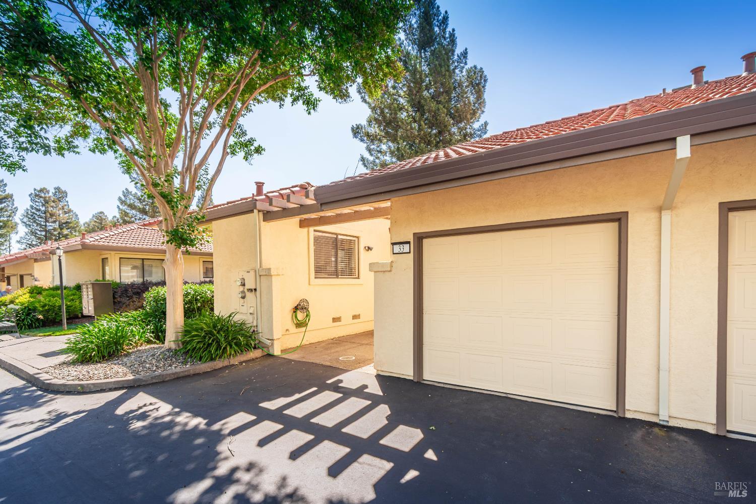 Detail Gallery Image 33 of 39 For 33 Fountain Grove Cir, Napa,  CA 94558 - 2 Beds | 2 Baths
