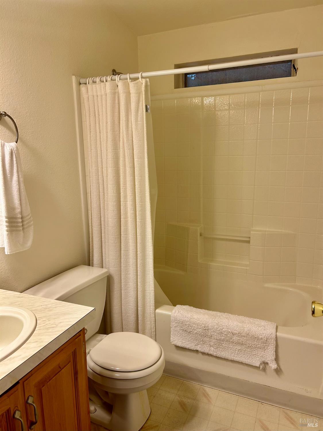 Detail Gallery Image 8 of 24 For 27122 Bear Dr, Willits,  CA 95490 - 3 Beds | 2 Baths