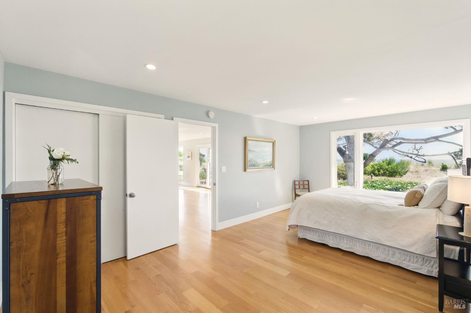 Detail Gallery Image 11 of 43 For 8 Rafael Patio Unkn, Stinson Beach,  CA 94970 - 3 Beds | 2 Baths