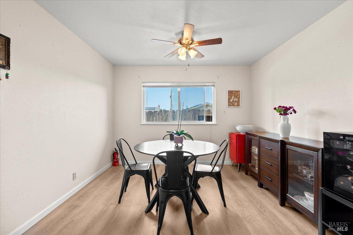 Detail Gallery Image 13 of 31 For 112 Aragon Ct, Vallejo,  CA 94591 - 3 Beds | 2 Baths