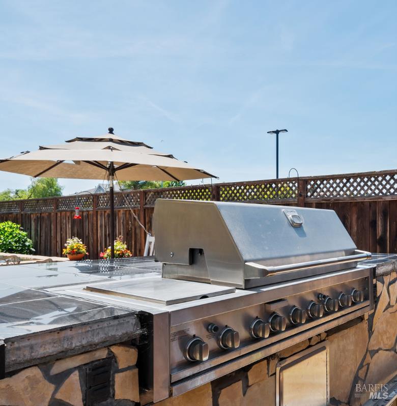 Detail Gallery Image 8 of 60 For 109 Paradise Dr, Napa,  CA 94558 - 4 Beds | 2/1 Baths