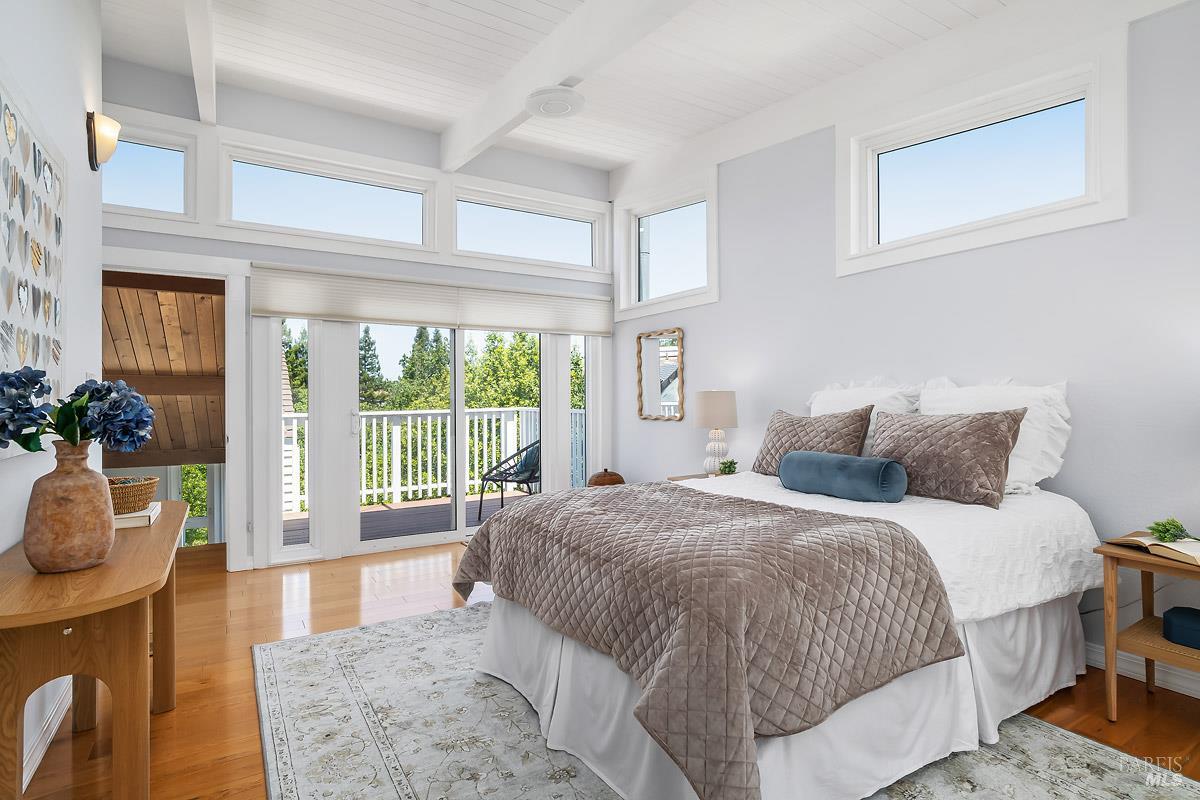 Detail Gallery Image 18 of 53 For 25 Wimbledon Ct, Novato,  CA 94949 - 4 Beds | 3/1 Baths