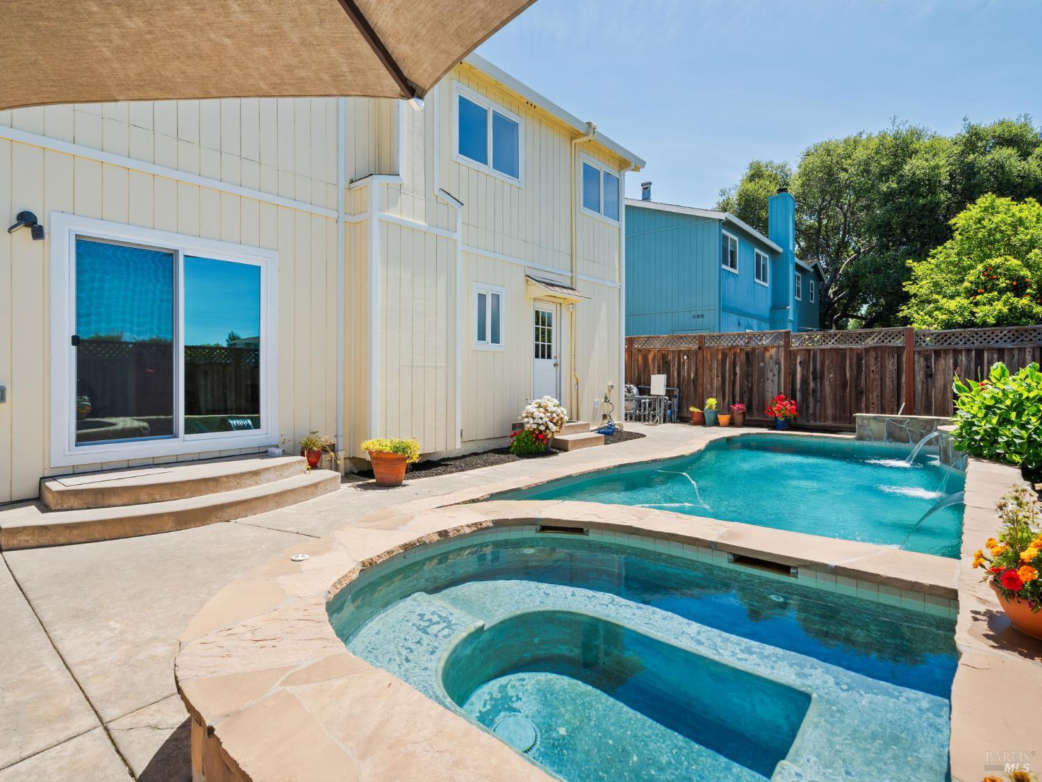 Detail Gallery Image 7 of 60 For 109 Paradise Dr, Napa,  CA 94558 - 4 Beds | 2/1 Baths