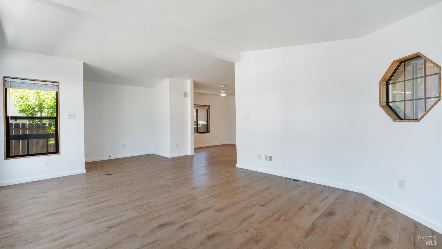 Detail Gallery Image 8 of 24 For 125 Champlain Ave, Cloverdale,  CA 95425 - 2 Beds | 2 Baths