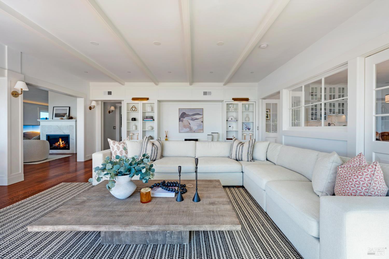 Detail Gallery Image 17 of 64 For 22 Eucalyptus Rd, Belvedere,  CA 94920 - 5 Beds | 4/2 Baths