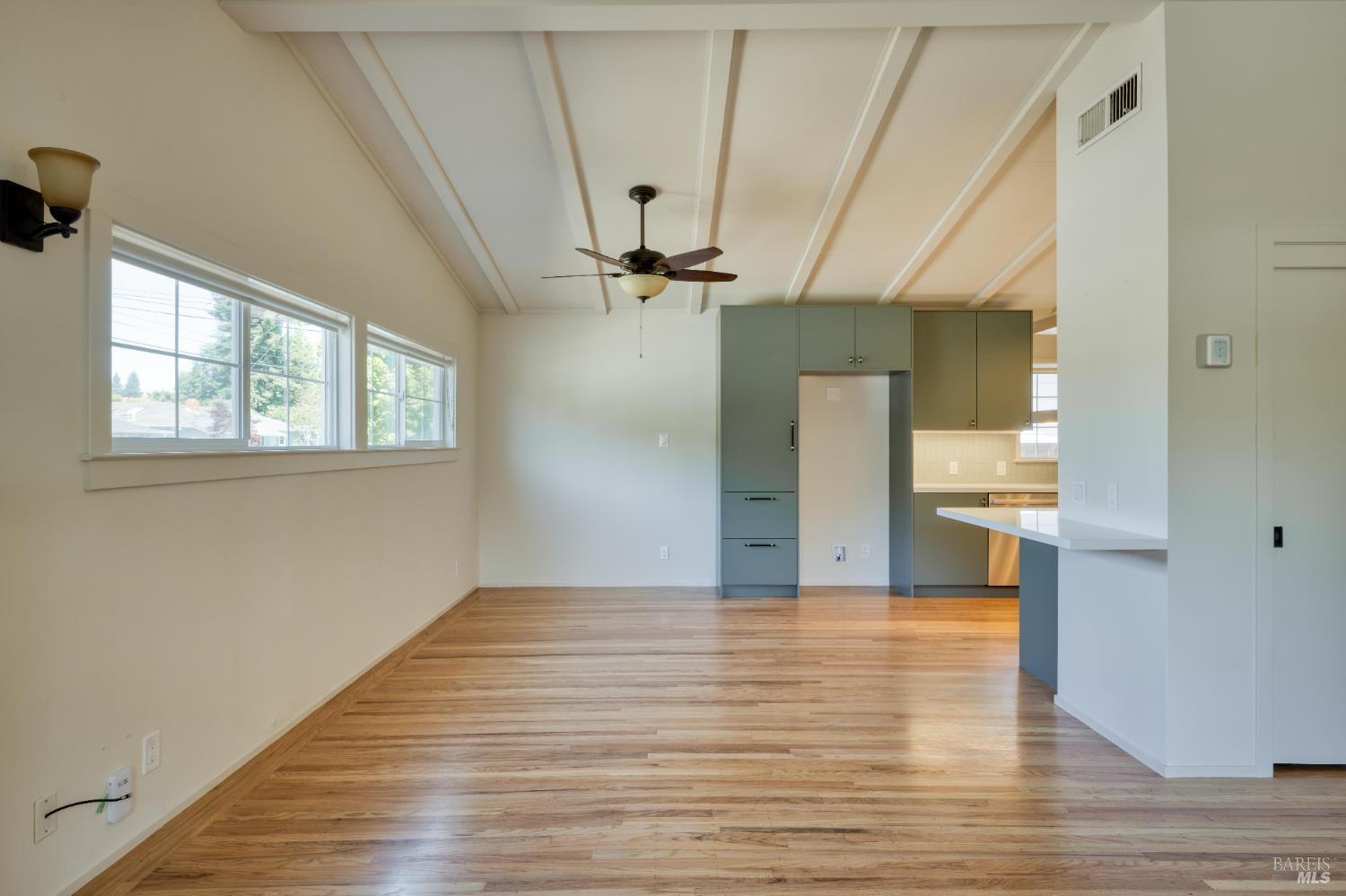 Detail Gallery Image 13 of 43 For 916 Colorado Blvd, Santa Rosa,  CA 95405 - 4 Beds | 2 Baths