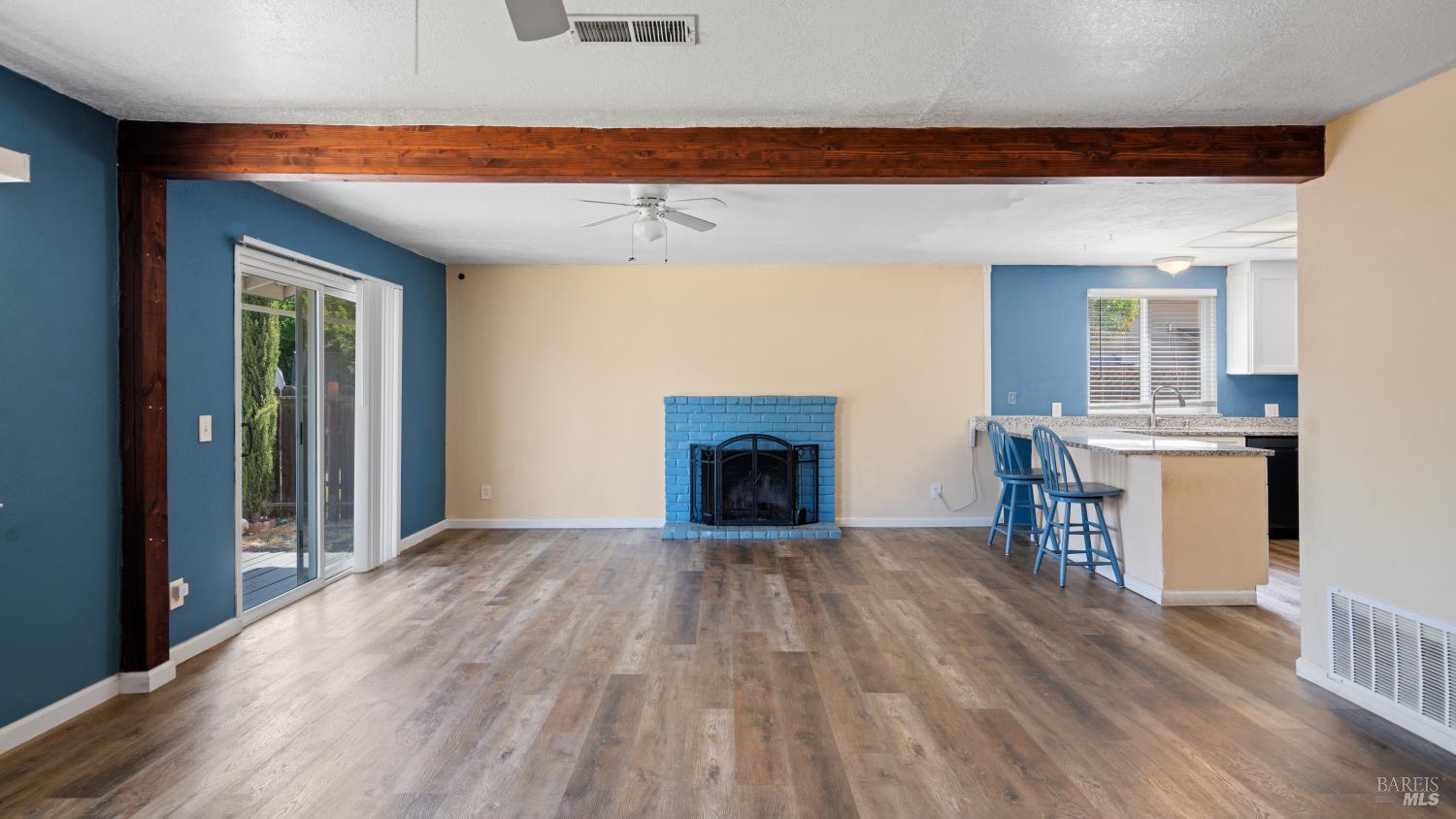Detail Gallery Image 7 of 36 For 1661 California Dr, Vacaville,  CA 95687 - 3 Beds | 2 Baths