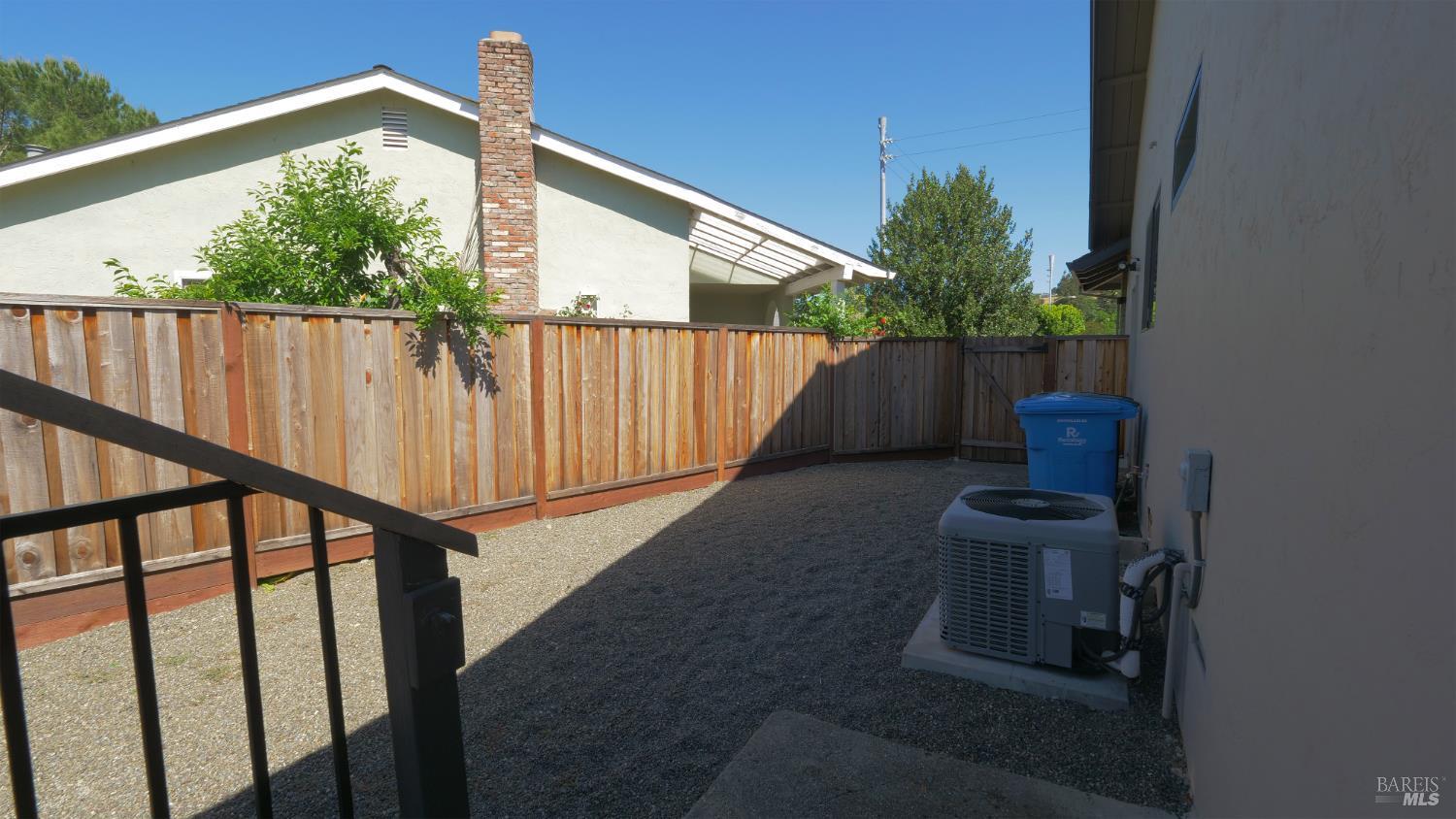 Detail Gallery Image 28 of 48 For 1306 Pinon Dr, Healdsburg,  CA 95448 - 2 Beds | 2/1 Baths