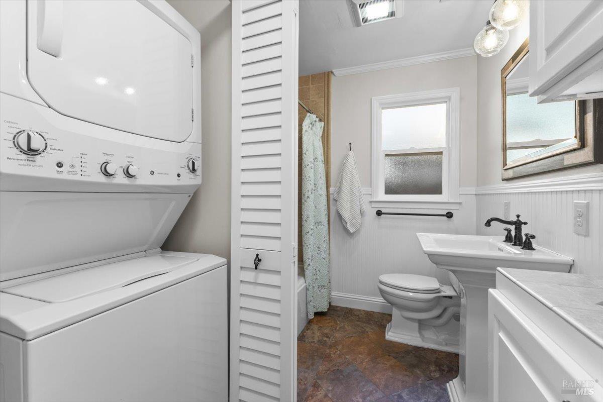 Detail Gallery Image 27 of 67 For 107 1st St, Healdsburg,  CA 95448 - 3 Beds | 3 Baths