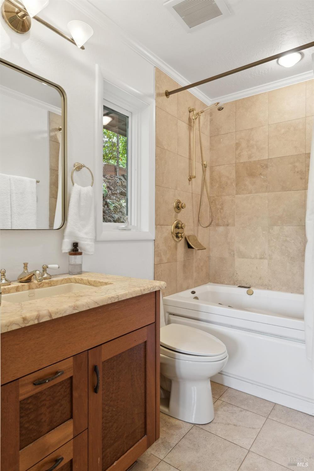 Detail Gallery Image 24 of 54 For 222 Marguerite Ave, Mill Valley,  CA 94941 - 4 Beds | 5 Baths