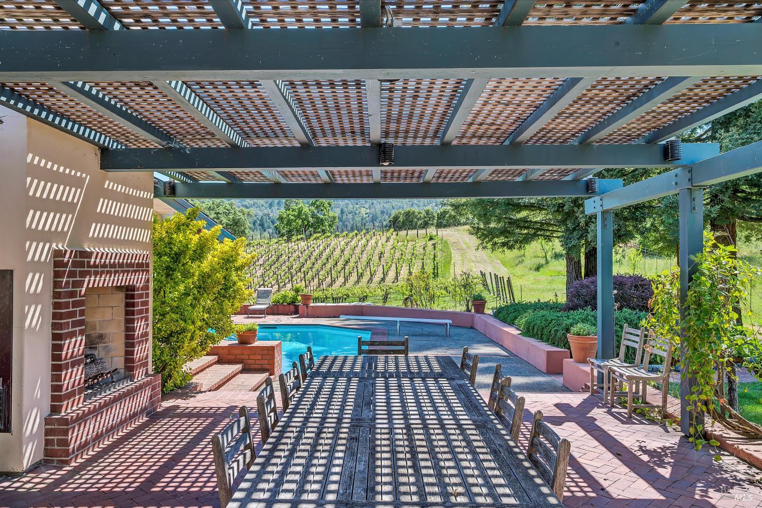 Detail Gallery Image 12 of 33 For 1975 Whitehall Ln, Saint Helena,  CA 94574 - 5 Beds | 5/1 Baths