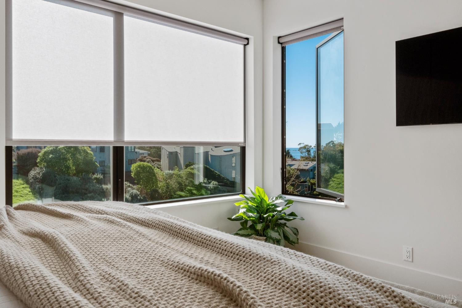 Detail Gallery Image 23 of 46 For 176 Cypress Loop, Bodega Bay,  CA 94923 - 4 Beds | 4/1 Baths