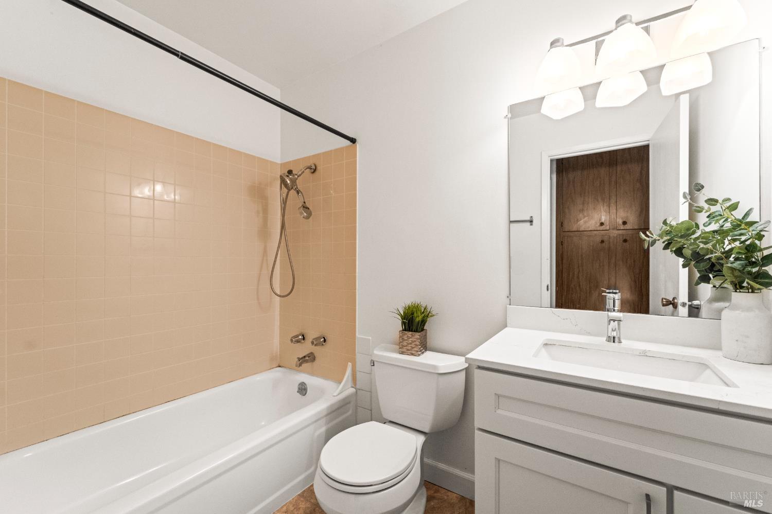 Detail Gallery Image 10 of 42 For 2246 Carver Pl, Fairfield,  CA 94533 - 4 Beds | 2 Baths